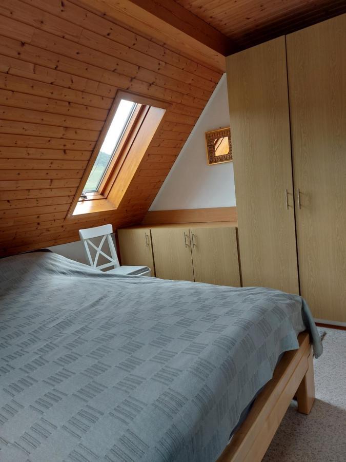 Dachgeschosswohnung Mit Burgblick In Kues