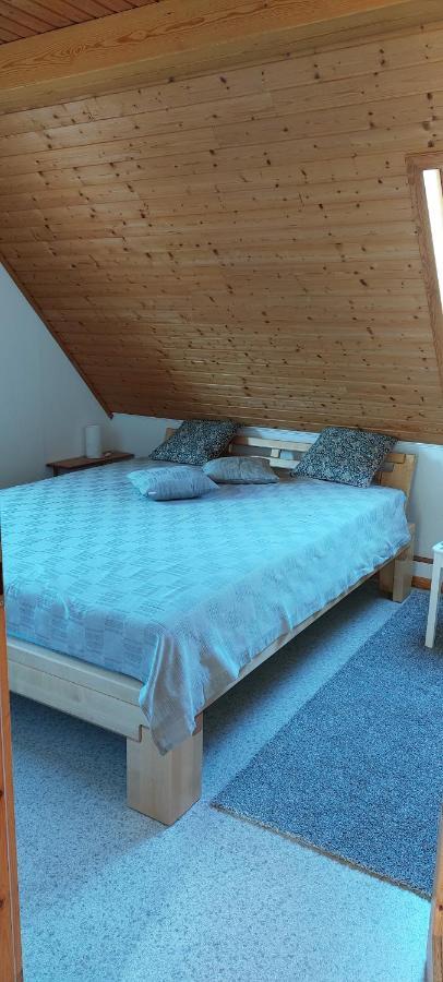Dachgeschosswohnung Mit Burgblick In Kues Apartment